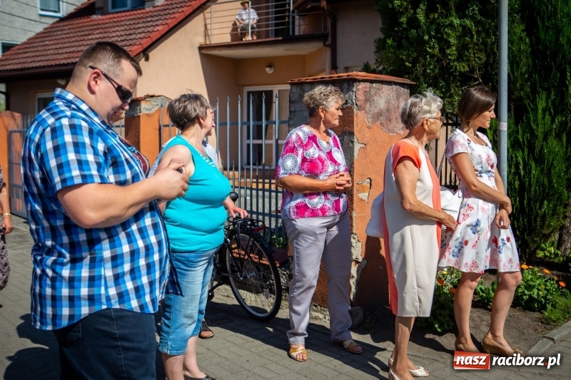 Zdjęcie w galerii na portalu naszraciborz.pl: Stara Wieś przeżywa prymicje księdza Rafała Kurka  wiadomości z regionu