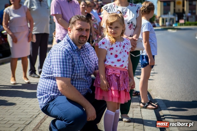 Zdjęcie w galerii na portalu naszraciborz.pl: Stara Wieś przeżywa prymicje księdza Rafała Kurka  wiadomości z regionu
