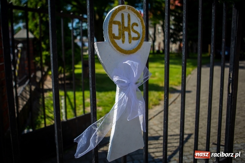 Zdjęcie w galerii na portalu naszraciborz.pl: Stara Wieś przeżywa prymicje księdza Rafała Kurka  wiadomości z regionu