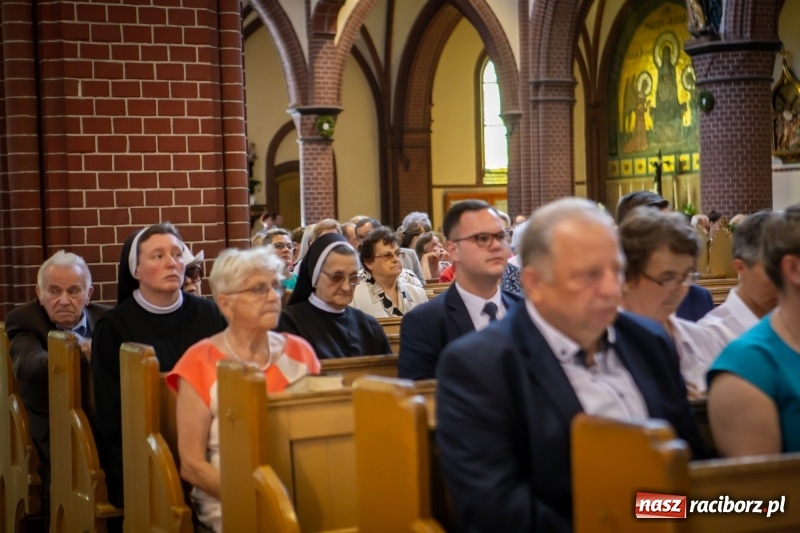 Zdjęcie w galerii na portalu naszraciborz.pl: Stara Wieś przeżywa prymicje księdza Rafała Kurka  wiadomości z regionu