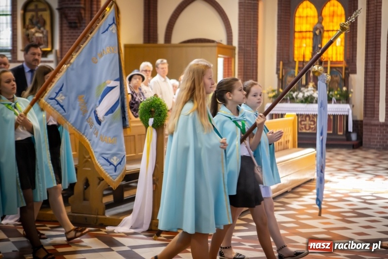 Zdjęcie w galerii na portalu naszraciborz.pl: Stara Wieś przeżywa prymicje księdza Rafała Kurka  wiadomości z regionu