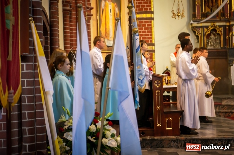 Zdjęcie w galerii na portalu naszraciborz.pl: Stara Wieś przeżywa prymicje księdza Rafała Kurka  wiadomości z regionu