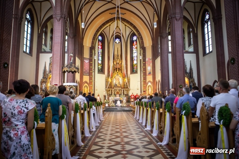 Zdjęcie w galerii na portalu naszraciborz.pl: Stara Wieś przeżywa prymicje księdza Rafała Kurka  wiadomości z regionu