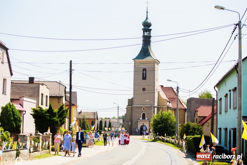 Zdjęcie w galerii na portalu naszraciborz.pl: Druh Mateusz został księdzem. Prymicje w Pietrowicach Wielkich wiadomości z regionu