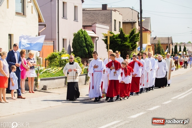 Zdjęcie w galerii na portalu naszraciborz.pl: Druh Mateusz został księdzem. Prymicje w Pietrowicach Wielkich wiadomości z regionu