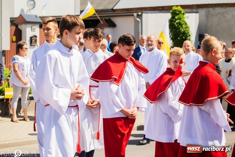 Zdjęcie w galerii na portalu naszraciborz.pl: Druh Mateusz został księdzem. Prymicje w Pietrowicach Wielkich wiadomości z regionu