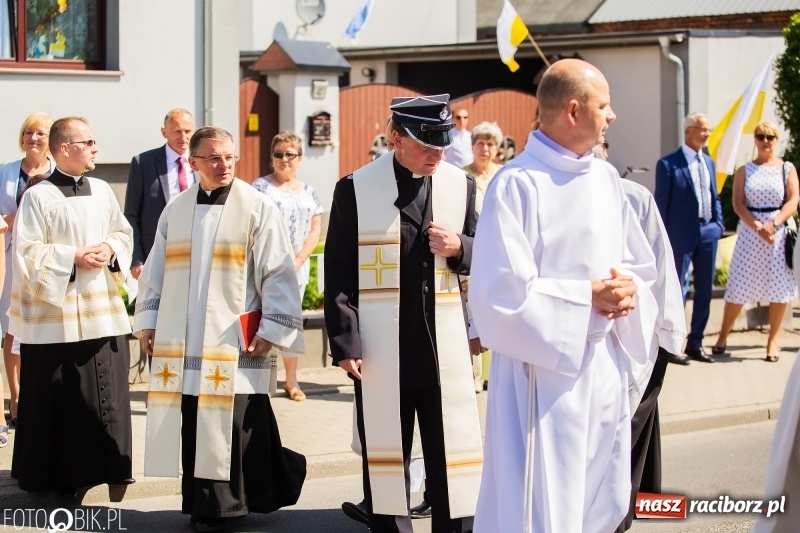 Zdjęcie w galerii na portalu naszraciborz.pl: Druh Mateusz został księdzem. Prymicje w Pietrowicach Wielkich wiadomości z regionu