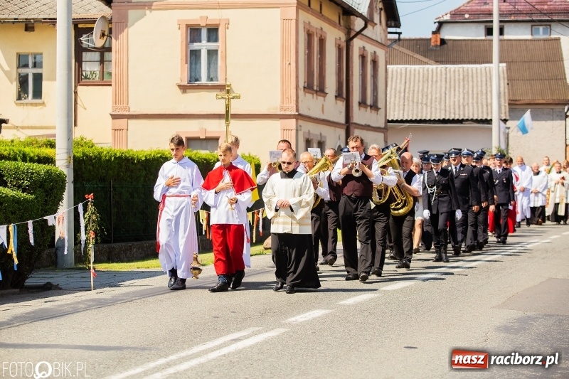 Zdjęcie w galerii na portalu naszraciborz.pl: Druh Mateusz został księdzem. Prymicje w Pietrowicach Wielkich wiadomości z regionu