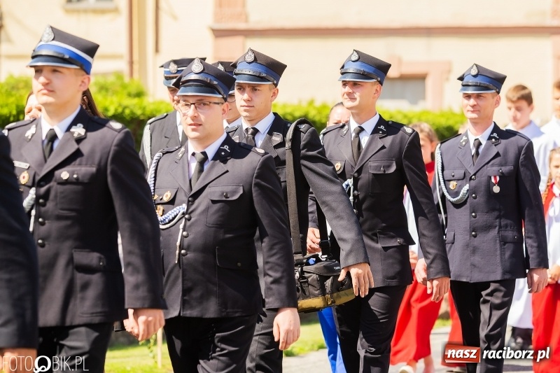 Zdjęcie w galerii na portalu naszraciborz.pl: Druh Mateusz został księdzem. Prymicje w Pietrowicach Wielkich wiadomości z regionu