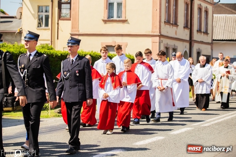 Zdjęcie w galerii na portalu naszraciborz.pl: Druh Mateusz został księdzem. Prymicje w Pietrowicach Wielkich wiadomości z regionu