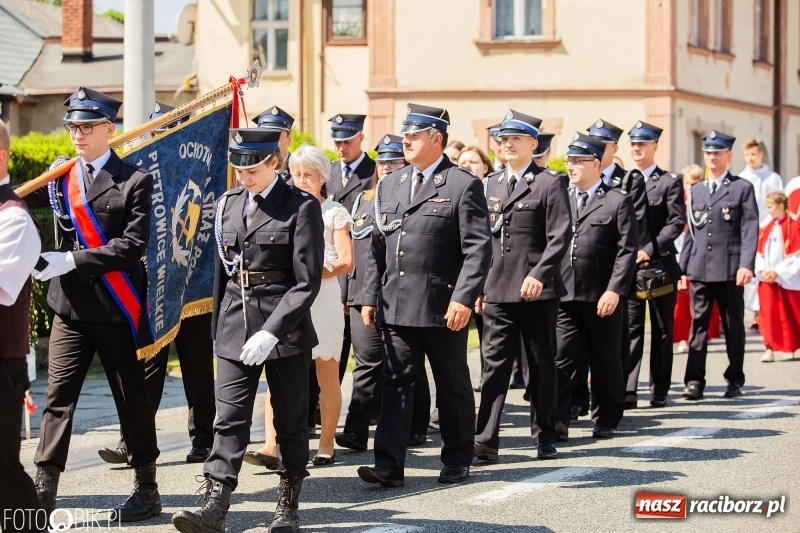 Zdjęcie w galerii na portalu naszraciborz.pl: Druh Mateusz został księdzem. Prymicje w Pietrowicach Wielkich wiadomości z regionu