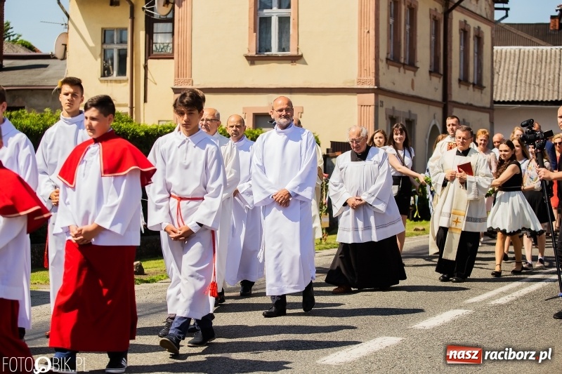 Zdjęcie w galerii na portalu naszraciborz.pl: Druh Mateusz został księdzem. Prymicje w Pietrowicach Wielkich wiadomości z regionu
