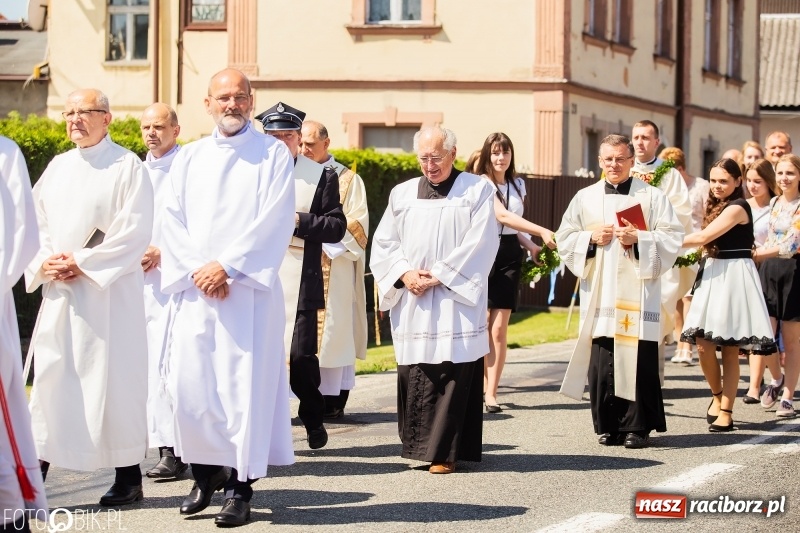 Zdjęcie w galerii na portalu naszraciborz.pl: Druh Mateusz został księdzem. Prymicje w Pietrowicach Wielkich wiadomości z regionu