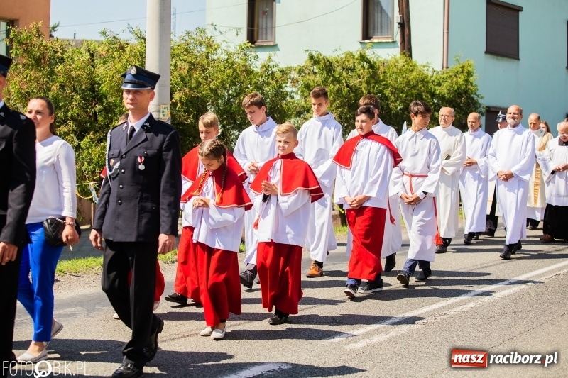 Zdjęcie w galerii na portalu naszraciborz.pl: Druh Mateusz został księdzem. Prymicje w Pietrowicach Wielkich wiadomości z regionu