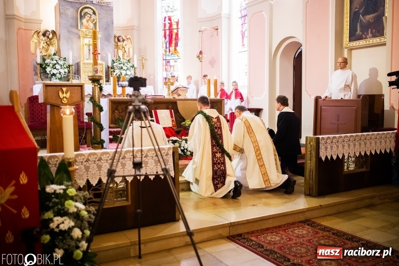 Zdjęcie w galerii na portalu naszraciborz.pl: Druh Mateusz został księdzem. Prymicje w Pietrowicach Wielkich wiadomości z regionu