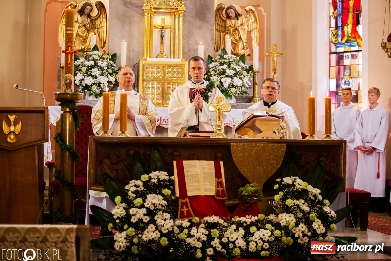 Zdjęcie w galerii na portalu naszraciborz.pl: Druh Mateusz został księdzem. Prymicje w Pietrowicach Wielkich wiadomości z regionu