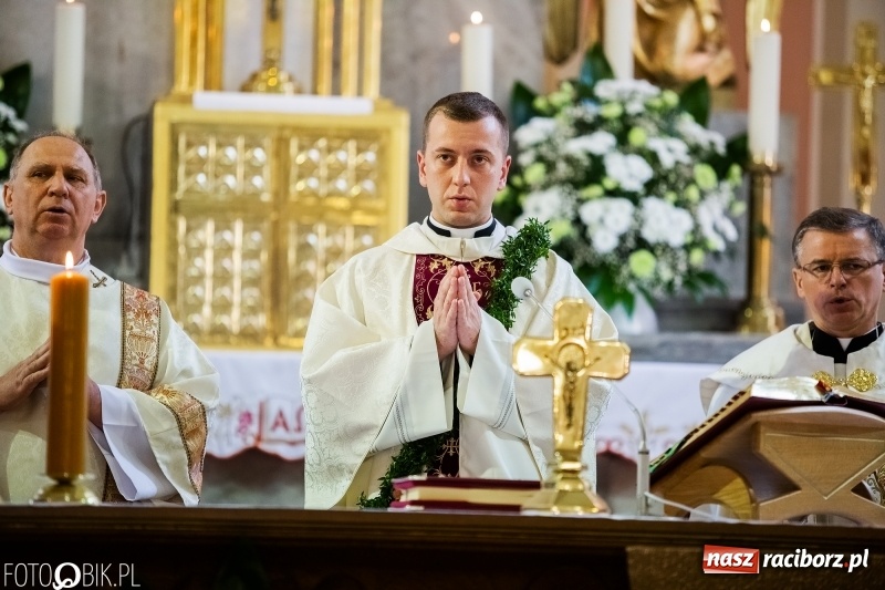 Zdjęcie w galerii na portalu naszraciborz.pl: Druh Mateusz został księdzem. Prymicje w Pietrowicach Wielkich wiadomości z regionu
