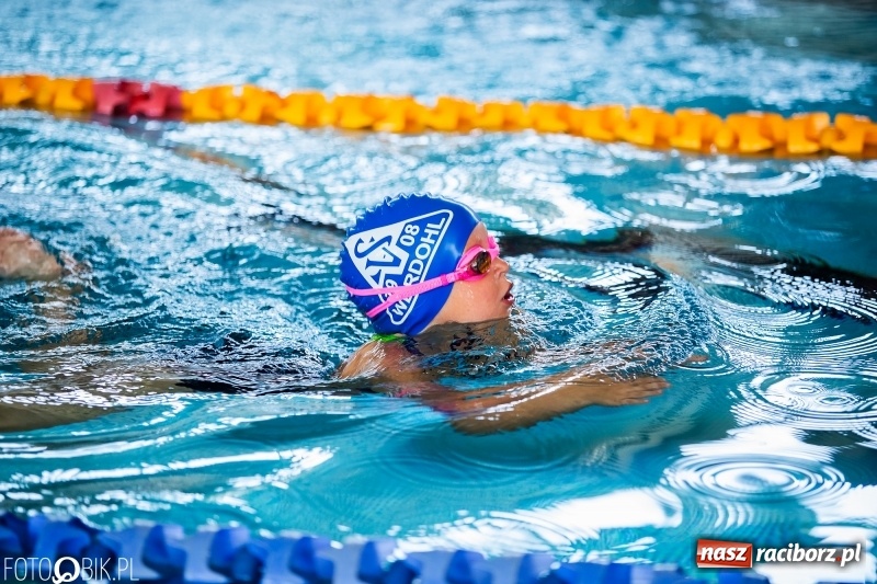 Zdjęcie w galerii na portalu naszraciborz.pl: Międzynarodowa rywalizacja pływacka z ZSOMS  wiadomości z regionu