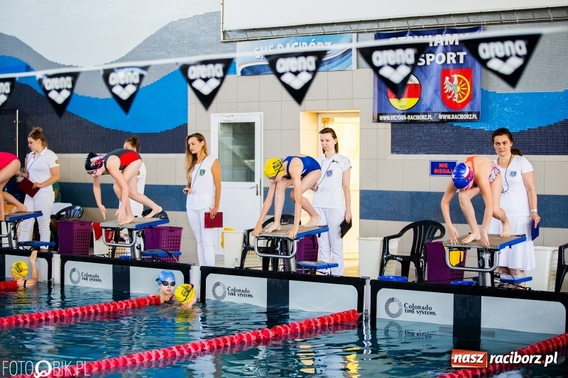 Zdjęcie w galerii na portalu naszraciborz.pl: Międzynarodowa rywalizacja pływacka z ZSOMS  wiadomości z regionu
