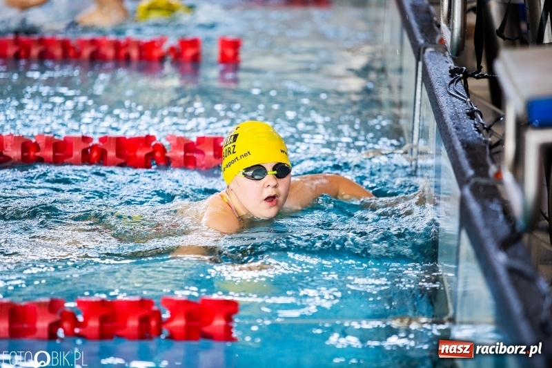 Zdjęcie w galerii na portalu naszraciborz.pl: Międzynarodowa rywalizacja pływacka z ZSOMS  wiadomości z regionu