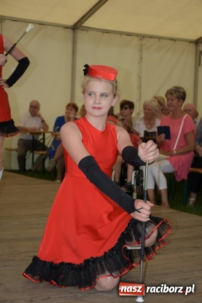 Zdjęcie w galerii na portalu naszraciborz.pl: Jest w orkiestrach dętych wielka siła. Przemarsz przez Tworków [WIDEO]  wiadomości z regionu