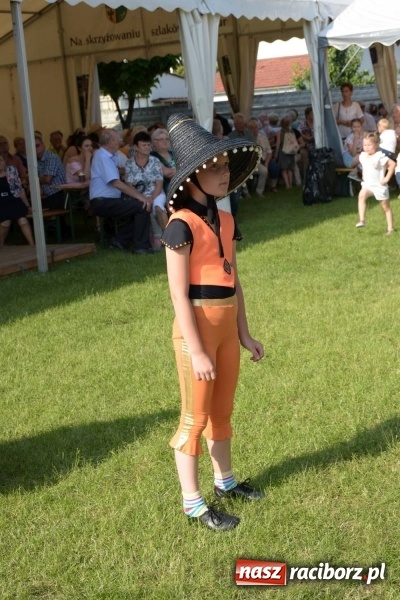 Zdjęcie w galerii na portalu naszraciborz.pl: Jest w orkiestrach dętych wielka siła. Przemarsz przez Tworków [WIDEO]  wiadomości z regionu