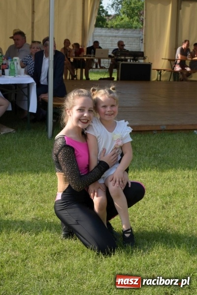 Zdjęcie w galerii na portalu naszraciborz.pl: Jest w orkiestrach dętych wielka siła. Przemarsz przez Tworków [WIDEO]  wiadomości z regionu