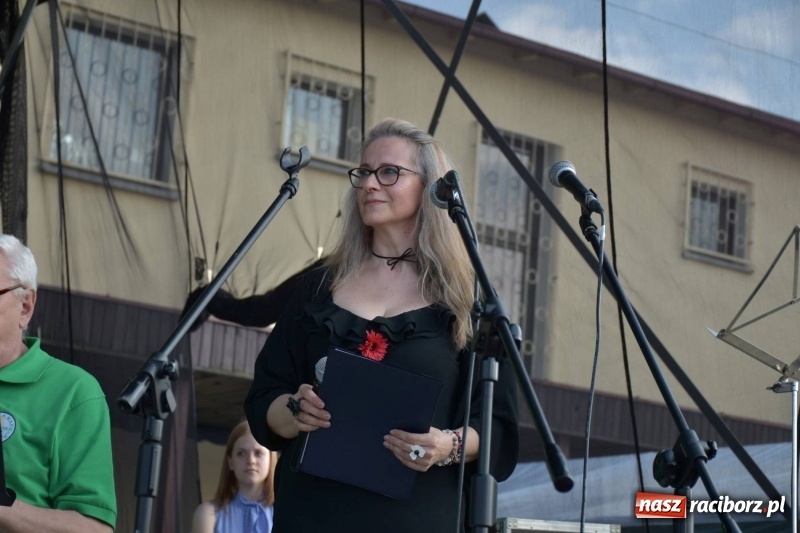 Zdjęcie w galerii na portalu naszraciborz.pl: Jest w orkiestrach dętych wielka siła. Przemarsz przez Tworków [WIDEO]  wiadomości z regionu