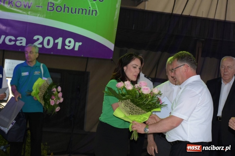 Zdjęcie w galerii na portalu naszraciborz.pl: Jest w orkiestrach dętych wielka siła. Przemarsz przez Tworków [WIDEO]  wiadomości z regionu