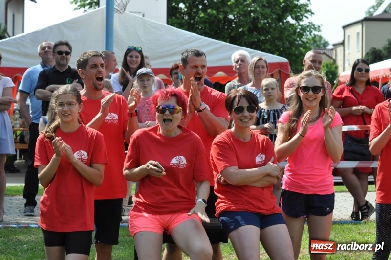 Zdjęcie w galerii na portalu naszraciborz.pl: Głośny doping w Łańcach. Polsko-czeska rywalizacja w turnieju sołectw [FOTO i WIDEO] wiadomości z regionu