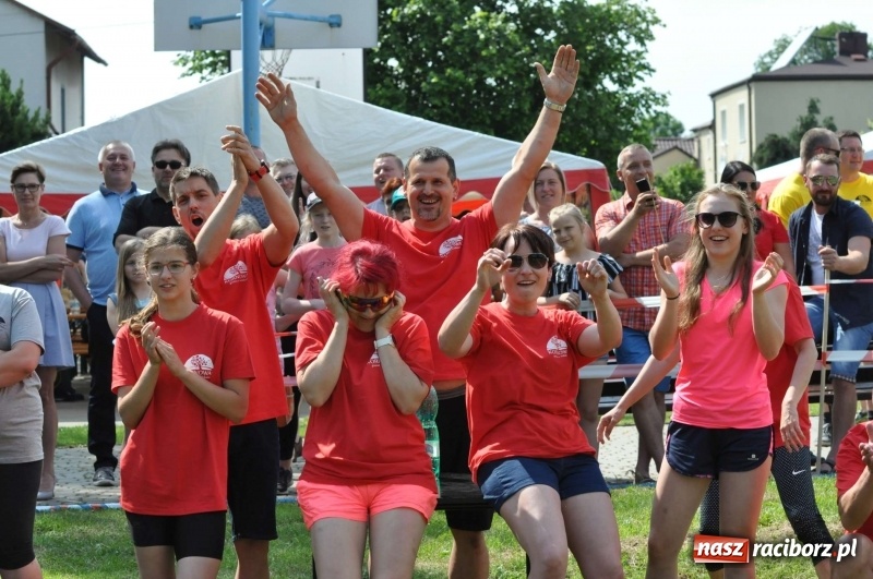 Zdjęcie w galerii na portalu naszraciborz.pl: Głośny doping w Łańcach. Polsko-czeska rywalizacja w turnieju sołectw [FOTO i WIDEO] wiadomości z regionu