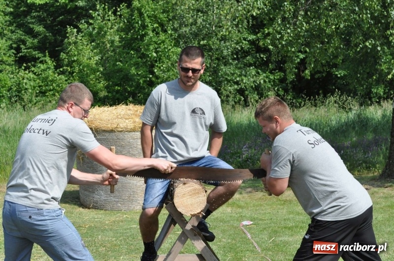 Zdjęcie w galerii na portalu naszraciborz.pl: Głośny doping w Łańcach. Polsko-czeska rywalizacja w turnieju sołectw [FOTO i WIDEO] wiadomości z regionu