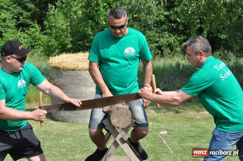 Zdjęcie w galerii na portalu naszraciborz.pl: Głośny doping w Łańcach. Polsko-czeska rywalizacja w turnieju sołectw [FOTO i WIDEO] wiadomości z regionu