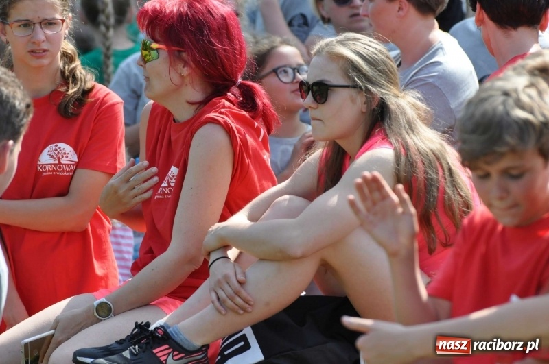 Zdjęcie w galerii na portalu naszraciborz.pl: Głośny doping w Łańcach. Polsko-czeska rywalizacja w turnieju sołectw [FOTO i WIDEO] wiadomości z regionu