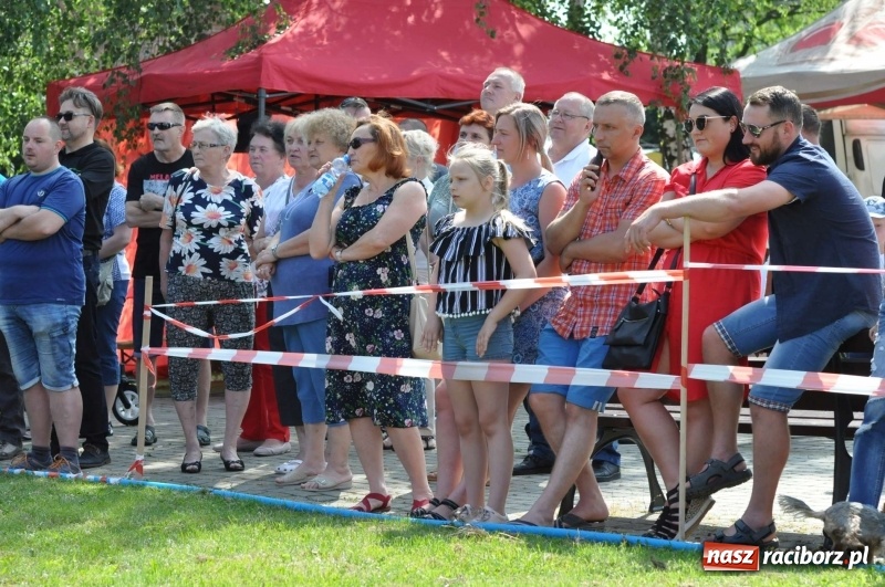 Zdjęcie w galerii na portalu naszraciborz.pl: Głośny doping w Łańcach. Polsko-czeska rywalizacja w turnieju sołectw [FOTO i WIDEO] wiadomości z regionu