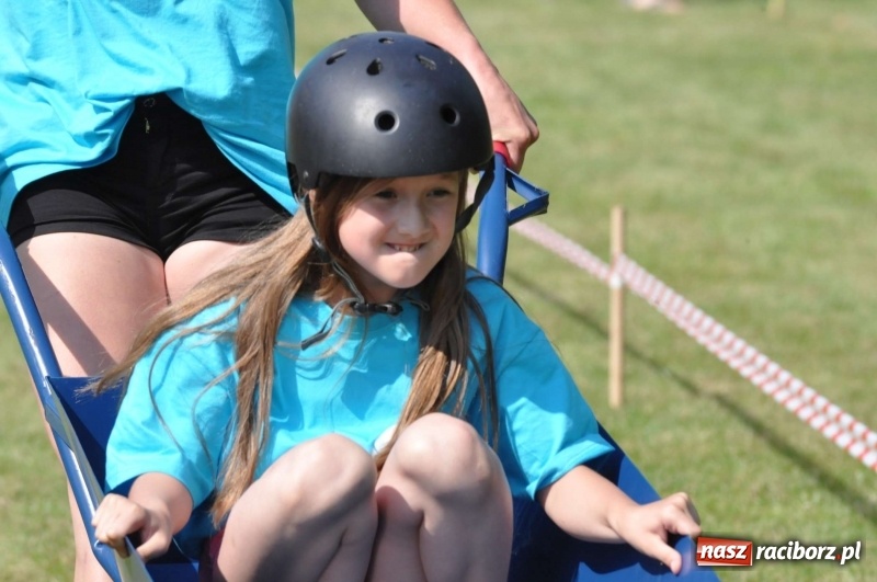 Zdjęcie w galerii na portalu naszraciborz.pl: Głośny doping w Łańcach. Polsko-czeska rywalizacja w turnieju sołectw [FOTO i WIDEO] wiadomości z regionu