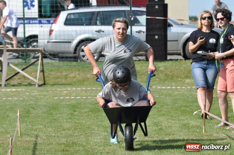 Zdjęcie w galerii na portalu naszraciborz.pl: Głośny doping w Łańcach. Polsko-czeska rywalizacja w turnieju sołectw [FOTO i WIDEO] wiadomości z regionu