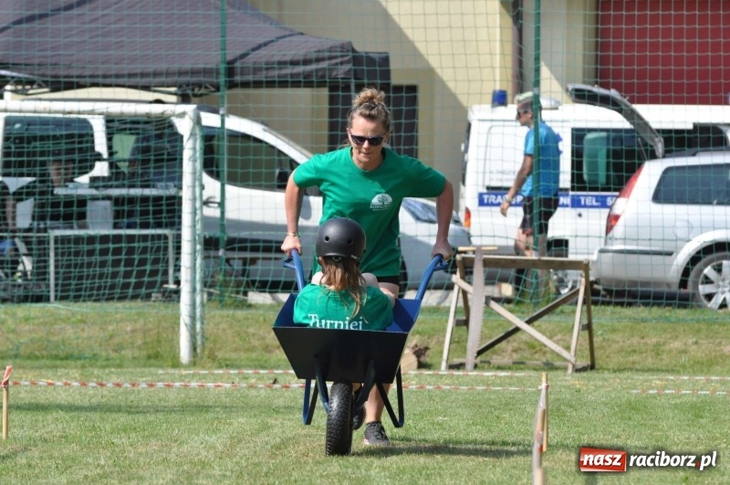 Zdjęcie w galerii na portalu naszraciborz.pl: Głośny doping w Łańcach. Polsko-czeska rywalizacja w turnieju sołectw [FOTO i WIDEO] wiadomości z regionu