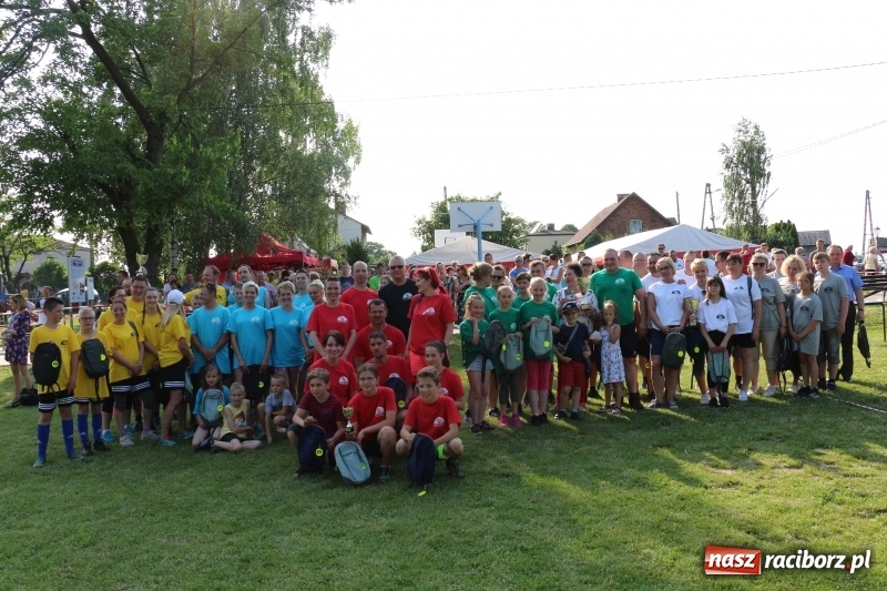 Zdjęcie w galerii na portalu naszraciborz.pl: Głośny doping w Łańcach. Polsko-czeska rywalizacja w turnieju sołectw [FOTO i WIDEO] wiadomości z regionu