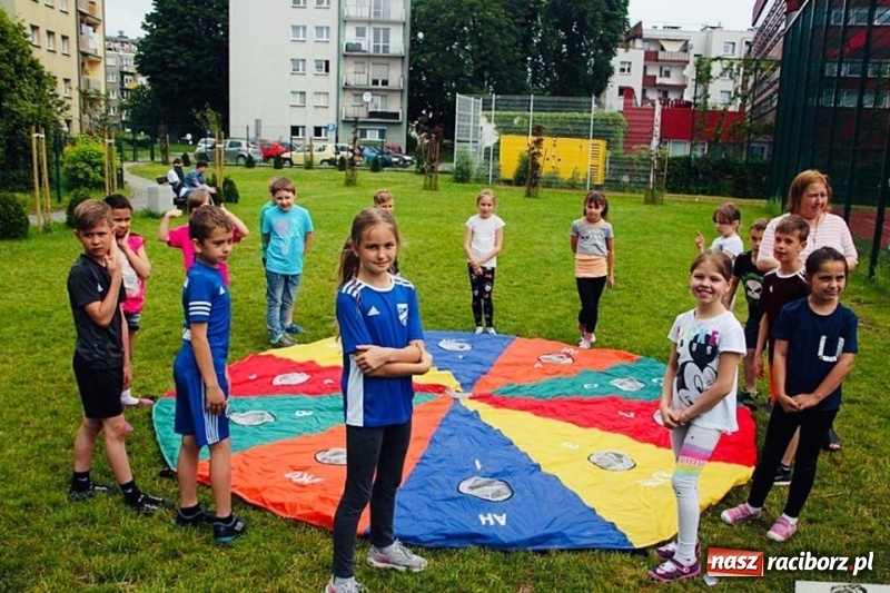 Zdjęcie w galerii na portalu naszraciborz.pl: W Trzynastce odbył się dzień sportu wiadomości z regionu