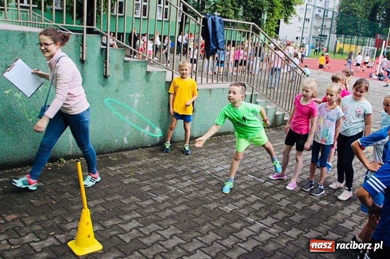 Zdjęcie w galerii na portalu naszraciborz.pl: W Trzynastce odbył się dzień sportu wiadomości z regionu