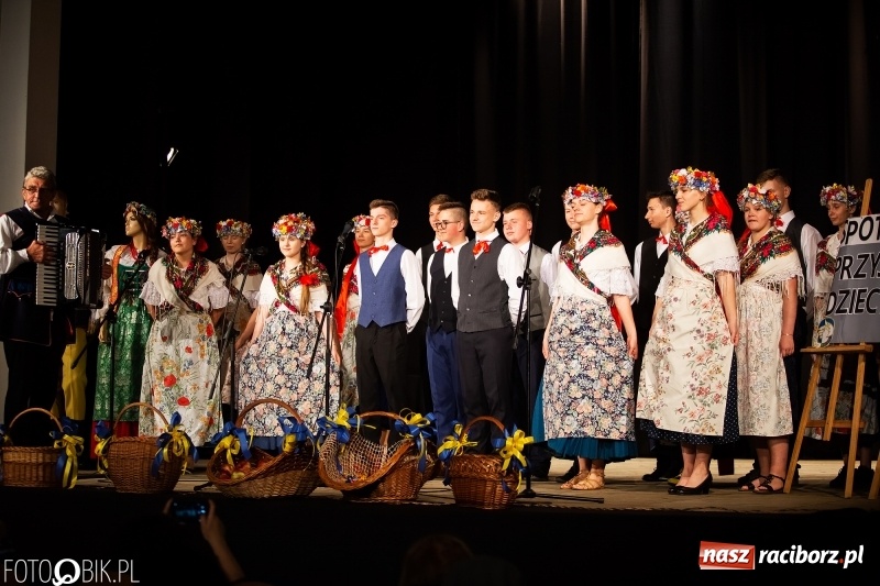 Zdjęcie w galerii na portalu naszraciborz.pl: Międzyszkolne spotkanie Przyjaciół Dzieci w raciborskiej Strzesze [FOTO] wiadomości z regionu