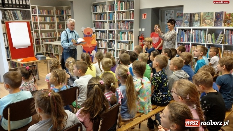 Zdjęcie w galerii na portalu naszraciborz.pl: Wojciech Widłak na finał Tygodnia Czytania Dzieciom [FOTO] wiadomości z regionu