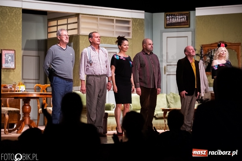 Zdjęcie w galerii na portalu naszraciborz.pl: Gwiazdy Rancza w Raciborzu. Dziwna para na deskach RCK wiadomości z regionu