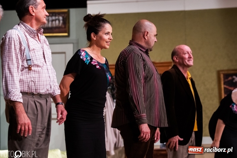 Zdjęcie w galerii na portalu naszraciborz.pl: Gwiazdy Rancza w Raciborzu. Dziwna para na deskach RCK wiadomości z regionu