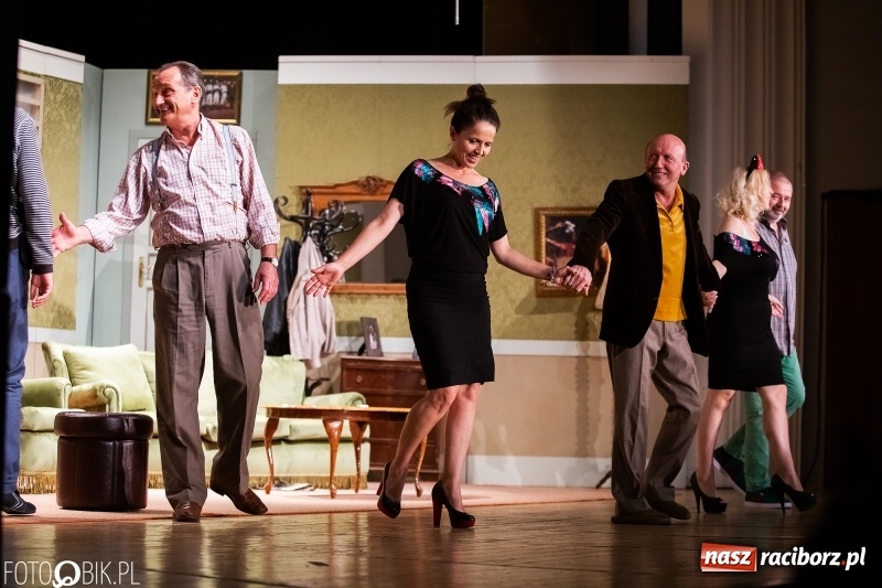 Zdjęcie w galerii na portalu naszraciborz.pl: Gwiazdy Rancza w Raciborzu. Dziwna para na deskach RCK wiadomości z regionu