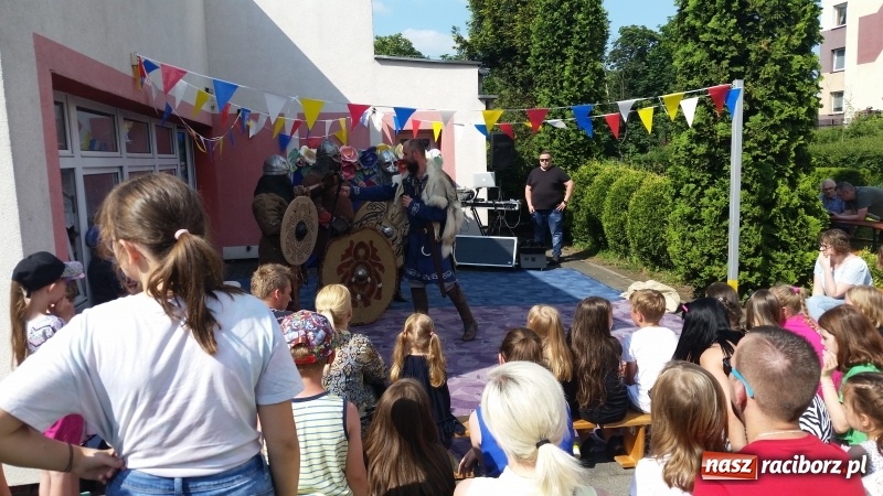 Zdjęcie w galerii na portalu naszraciborz.pl: Rodzinny festyn w przedszkolnym ogrodzie  wiadomości z regionu