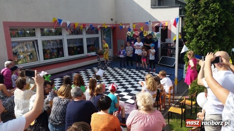 Zdjęcie w galerii na portalu naszraciborz.pl: Rodzinny festyn w przedszkolnym ogrodzie  wiadomości z regionu
