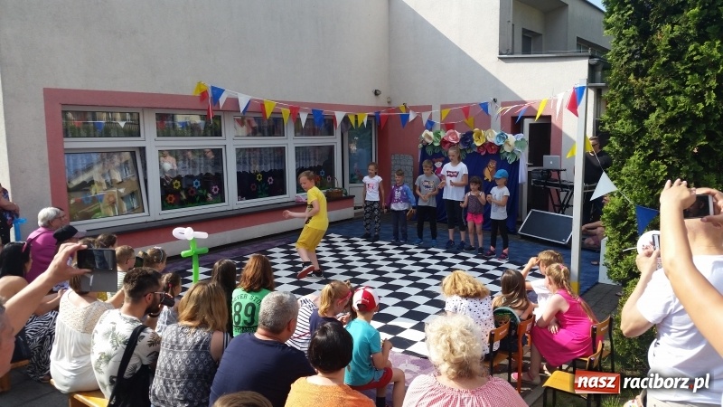 Zdjęcie w galerii na portalu naszraciborz.pl: Rodzinny festyn w przedszkolnym ogrodzie  wiadomości z regionu