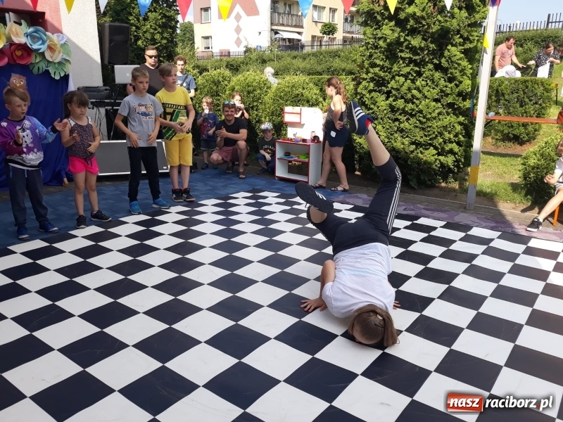 Zdjęcie w galerii na portalu naszraciborz.pl: Rodzinny festyn w przedszkolnym ogrodzie  wiadomości z regionu